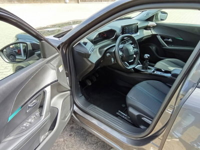 Peugeot 2008 PureTech 130 S&S Allure Pack (14)