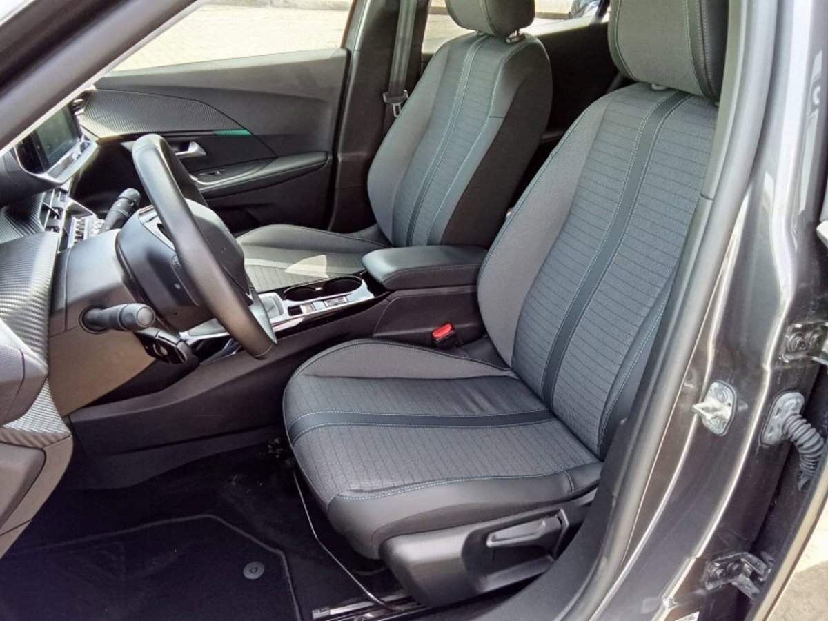 Peugeot 2008 PureTech 130 S&S Allure Pack (15)