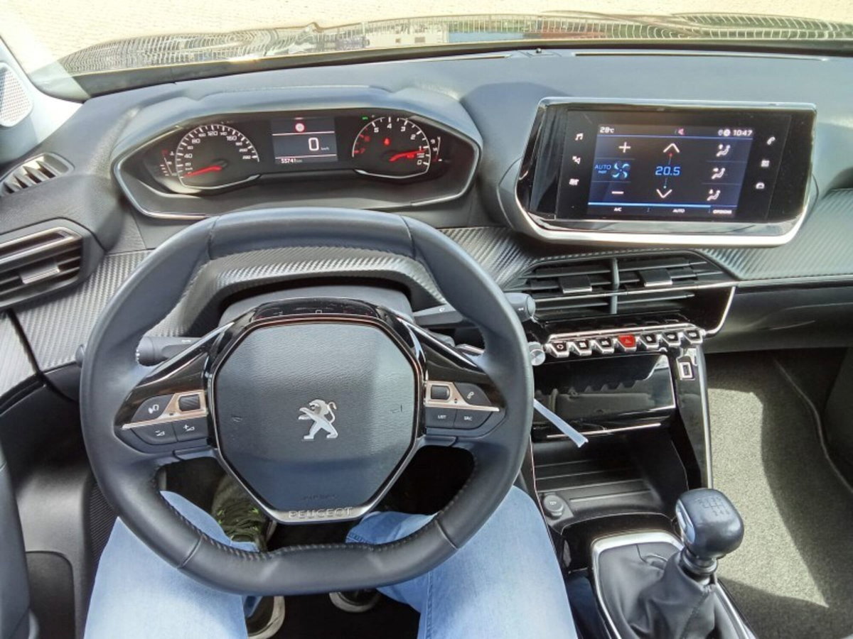 Peugeot 2008 PureTech 130 S&S Allure Pack (19)