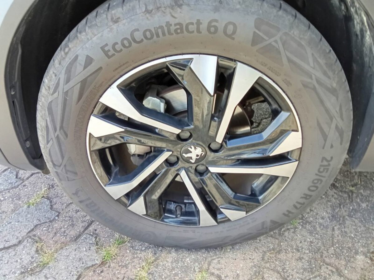 Peugeot 2008 PureTech 130 S&S Allure Pack (9)