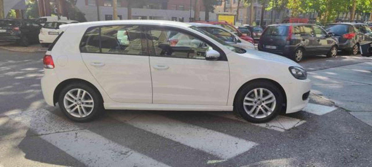 Volkswagen Golf 1.6 TDI DPF 5p. Comfortline (18)