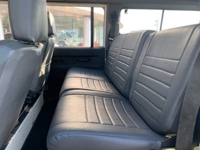 Land Rover Defender 110 2.5 Td5 cat Station Wagon (10)