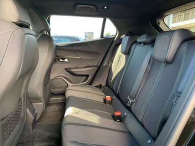 Peugeot 2008 PureTech 130 S&S EAT8 GT Pack (8)