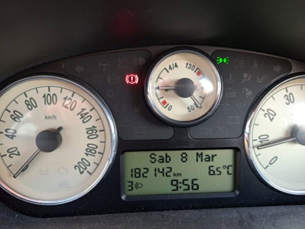 Lancia Ypsilon Multijet 16V Oro (11)