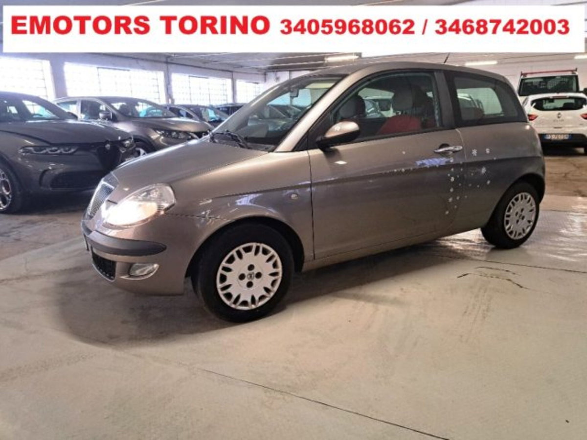 Lancia Ypsilon Multijet 16V Oro (2)