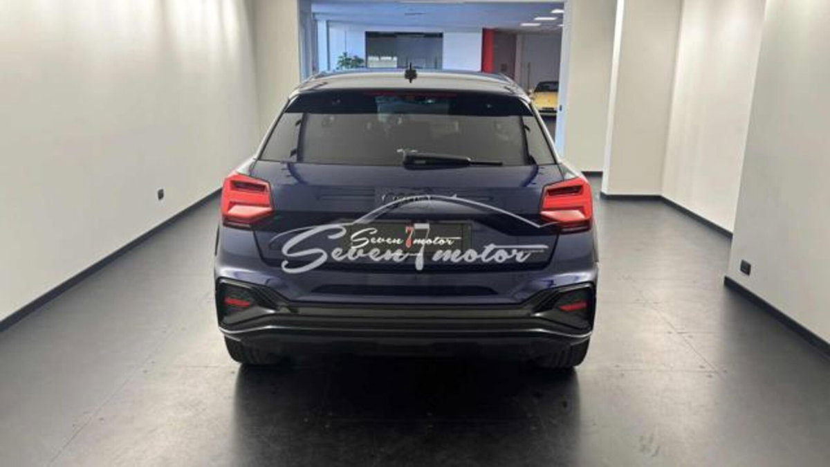 Audi Q2 Q2 35 TDI quattro S tronic Identity Black (6)