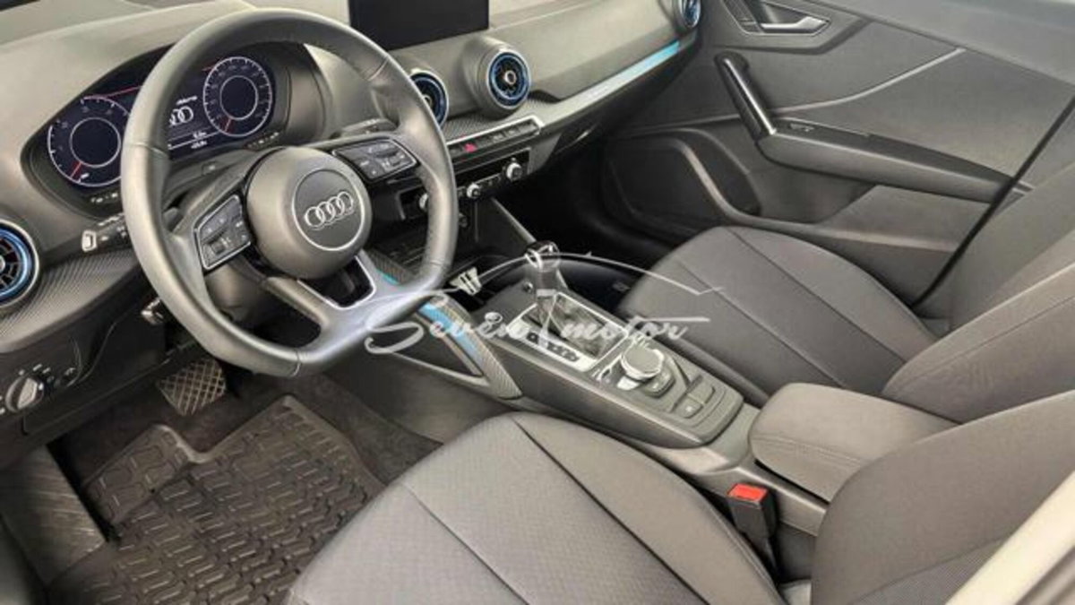 Audi Q2 Q2 35 TDI quattro S tronic Identity Black (9)