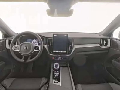 Volvo XC60 2.0 b5 mhev Ultra Black Edition awd auto (6)