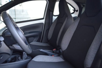 Toyota Aygo X 1.0 VVT-i 72 CV 5 porte Limited Air (8)