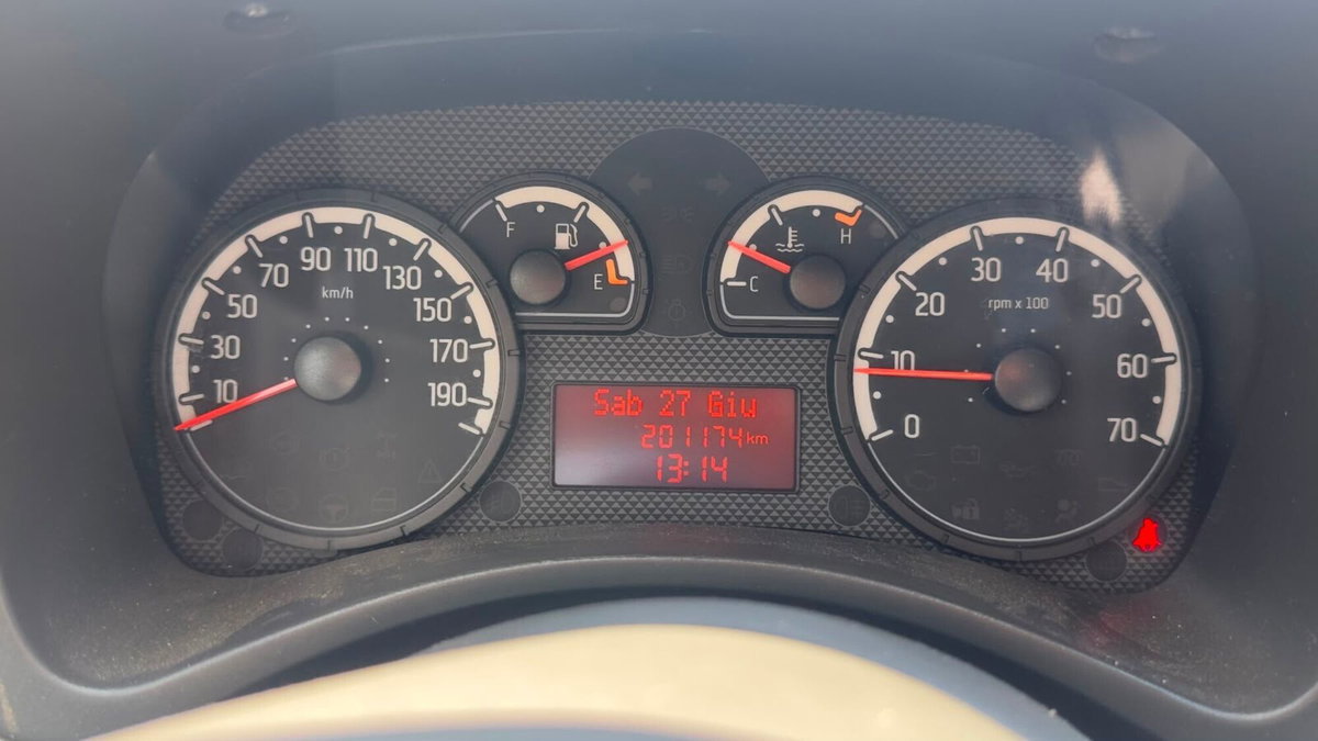 Fiat Panda 1.3 MJT 16V DPF 4x4 Climbing (16)