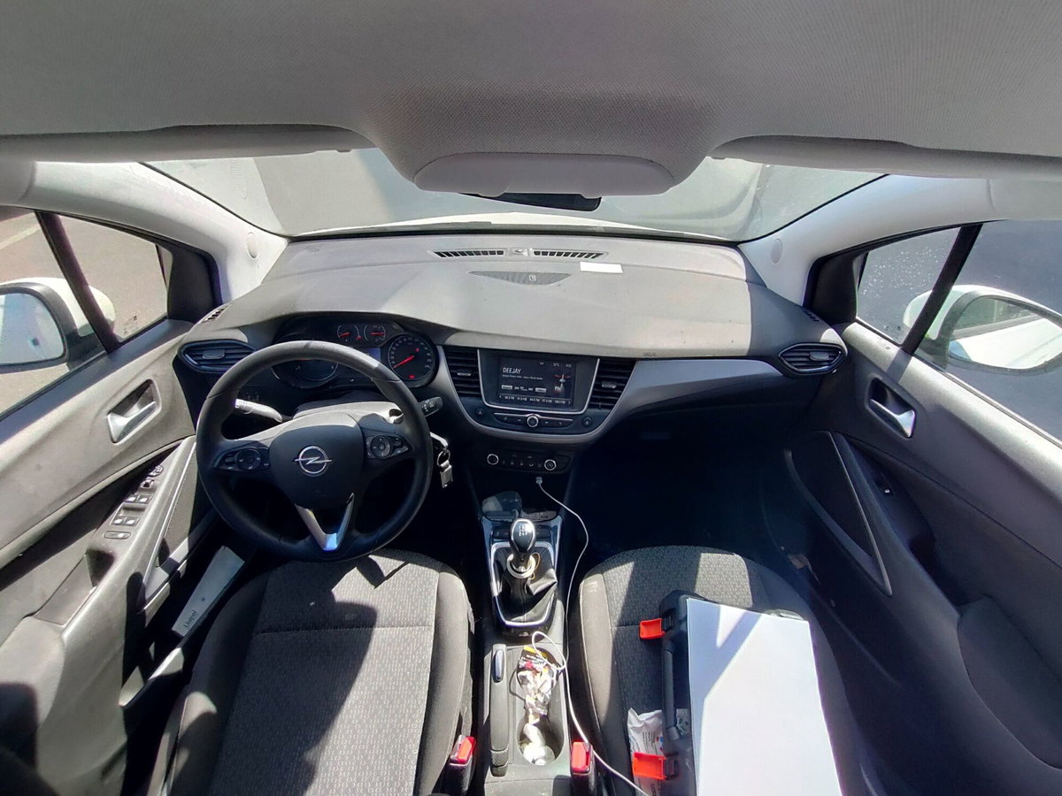 Opel Crossland X 1.2 12V Advance (11)