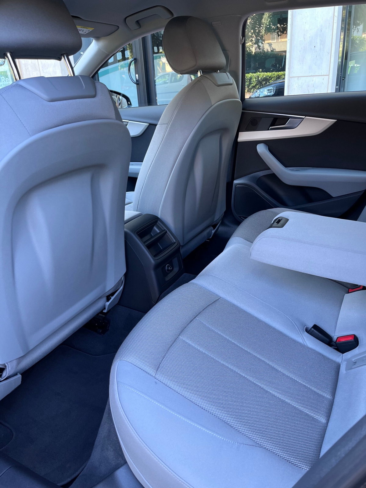 Audi A4 Avant 40 TDI S tronic Business (11)
