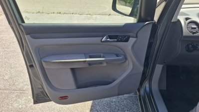 Volkswagen Veicoli Commerciali Caddy 2.0 TDI 140CV 4p. Kombi DPF (7)
