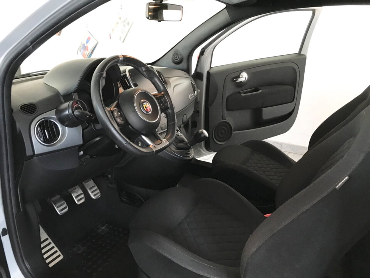 Abarth 595 595 1.4 Turbo T-Jet 165 CV Pista (7)