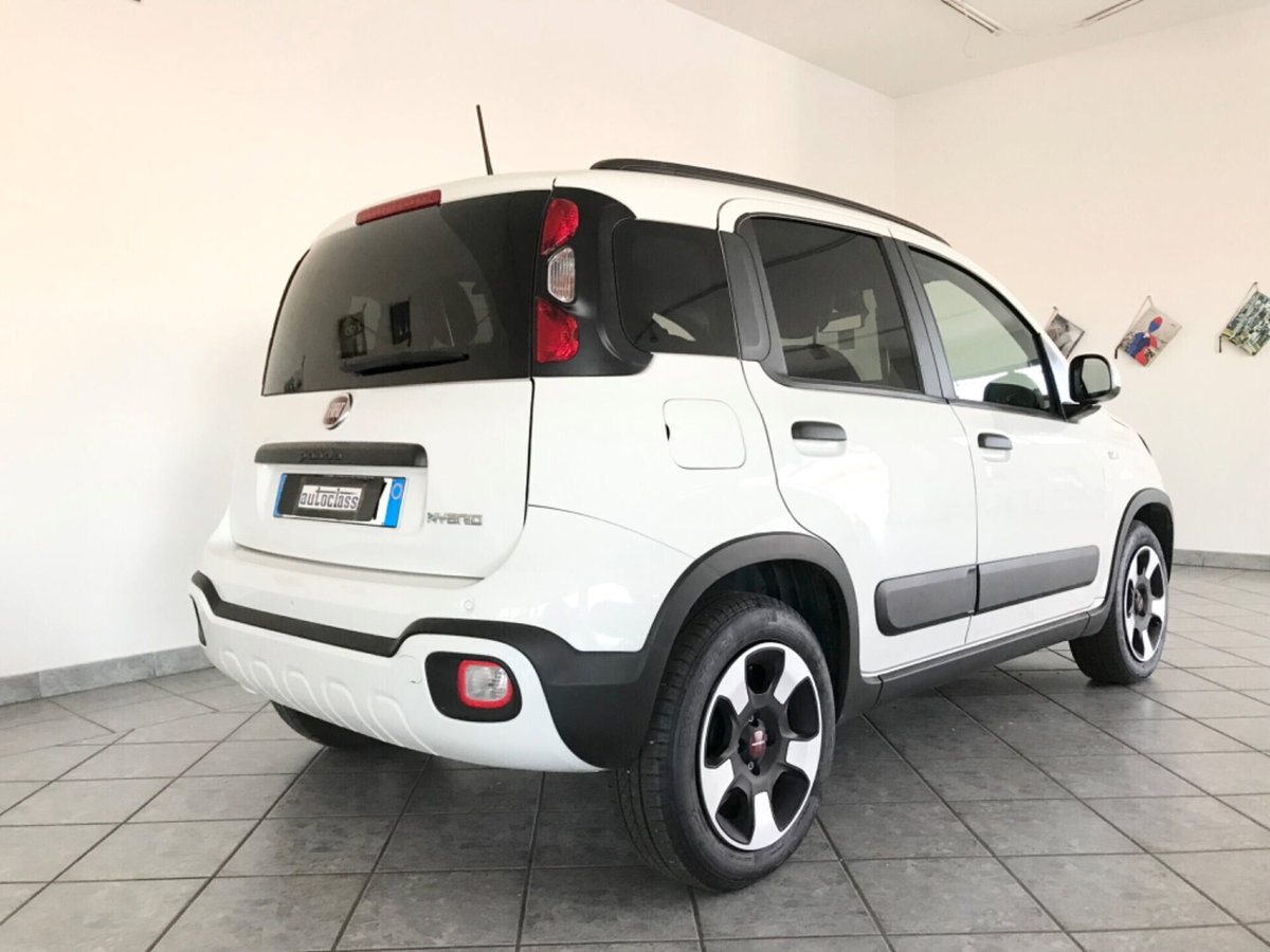 Fiat Panda 1.0 FireFly S&S Hybrid City Cross (5)