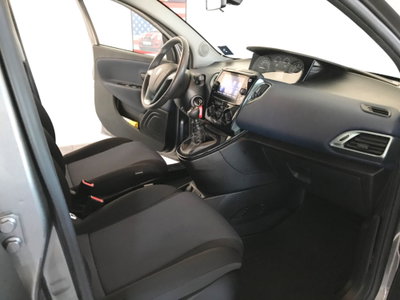 Lancia Ypsilon 1.0 FireFly 5 porte S&S Hybrid Gold Plus (14)