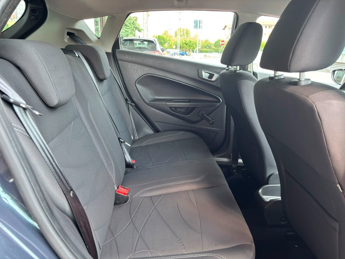 Ford Fiesta 1.2 82 CV 5 porte Titanium (11)