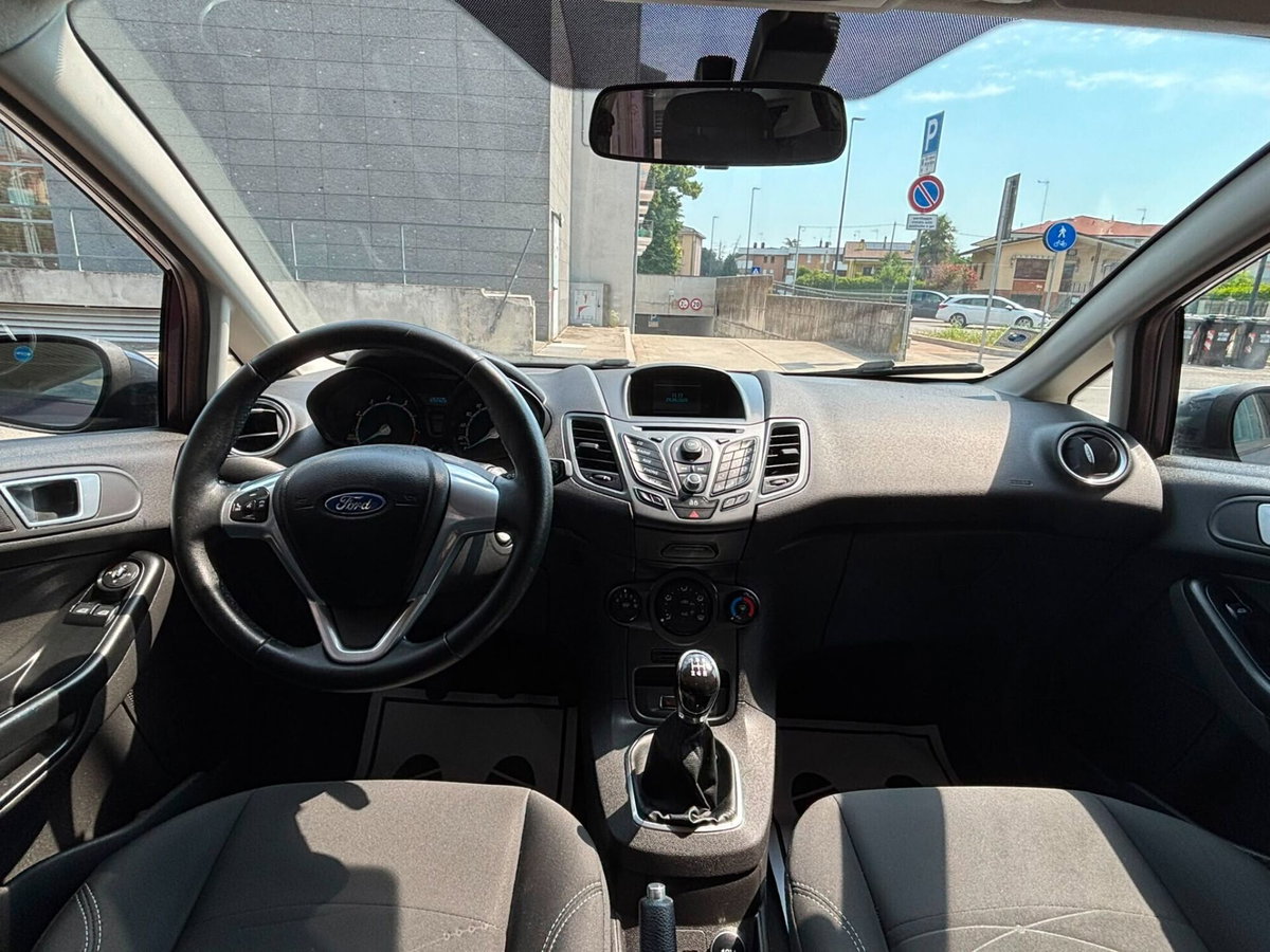 Ford Fiesta 1.2 82 CV 5 porte Titanium (12)