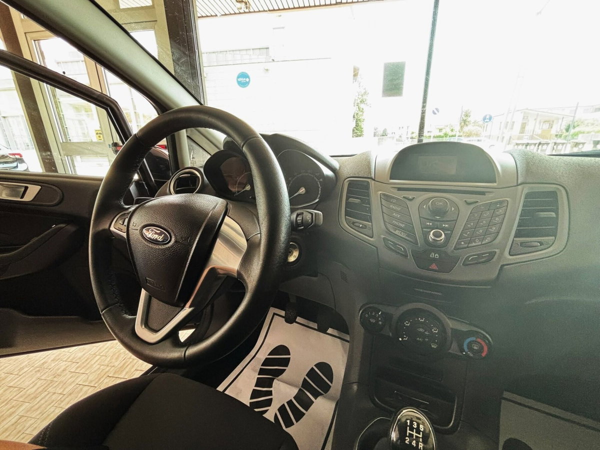 Ford Fiesta 1.2 82 CV 5 porte Titanium (15)