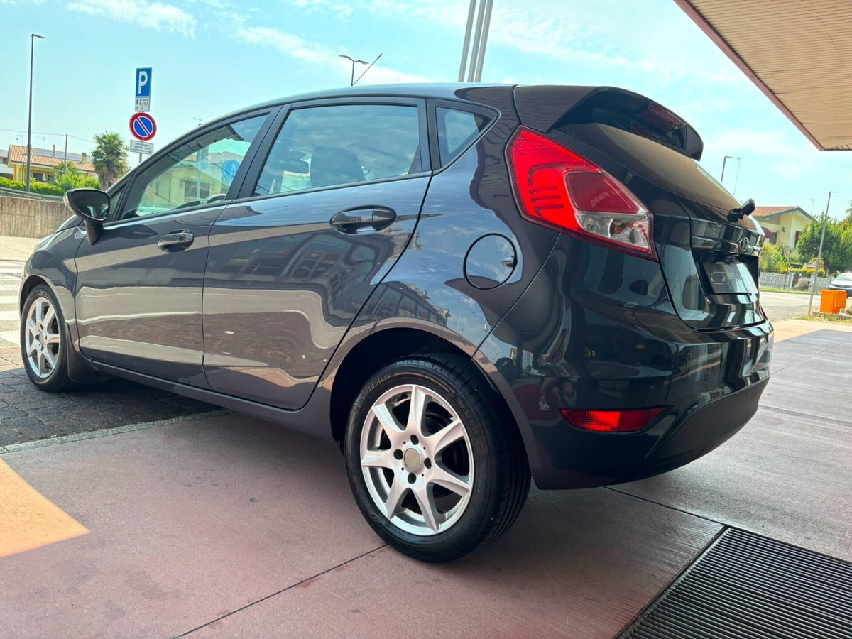 Ford Fiesta 1.2 82 CV 5 porte Titanium (19)