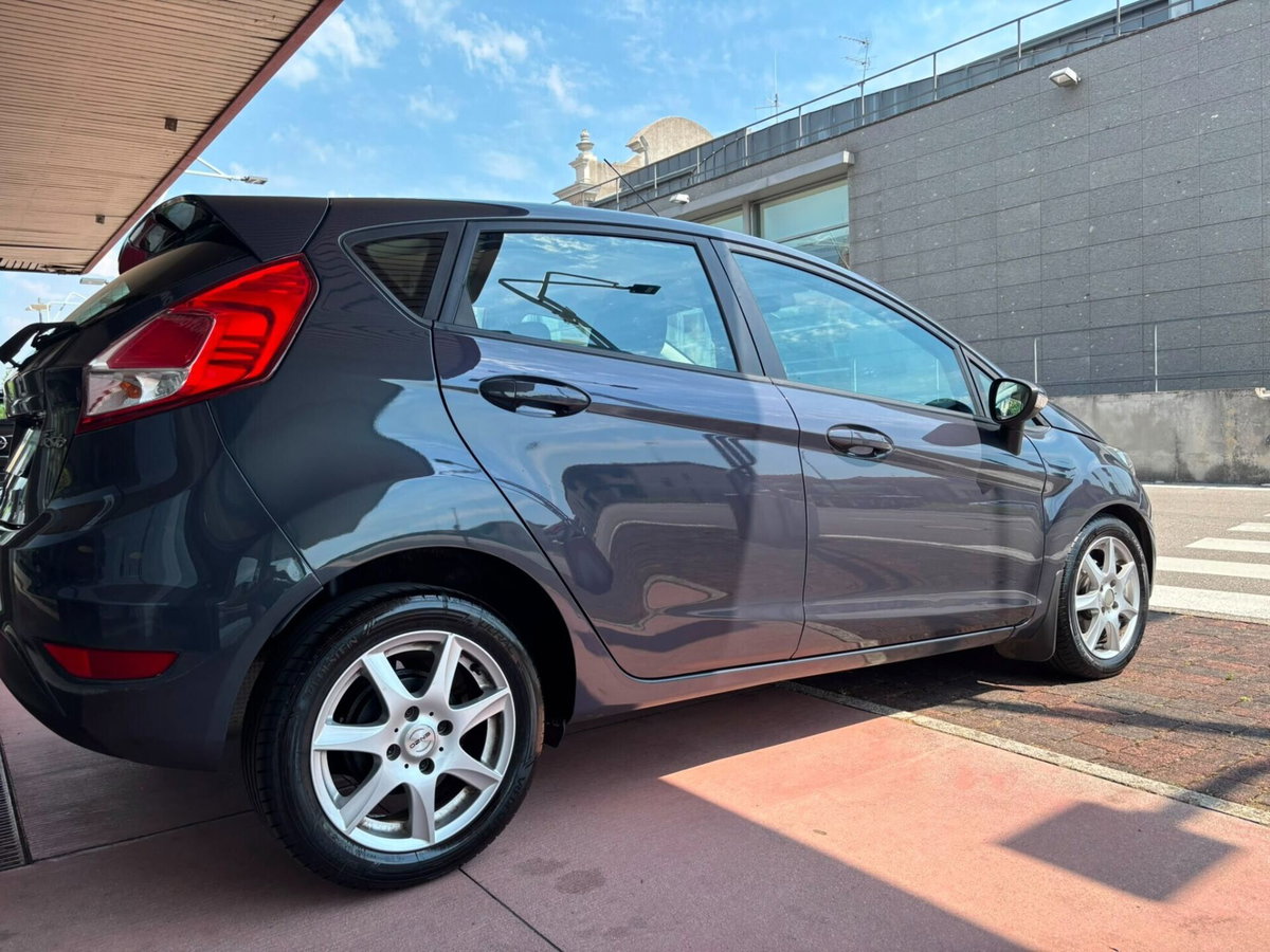 Ford Fiesta 1.2 82 CV 5 porte Titanium (20)