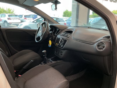 Fiat Punto 1.2 8V 5 porte Street (10)