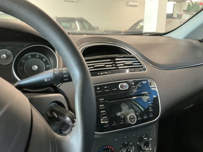 Fiat Punto 1.2 8V 5 porte Street (8)
