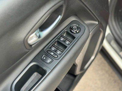 Jeep Renegade 1.6 Mjt DDCT 120 CV S (13)