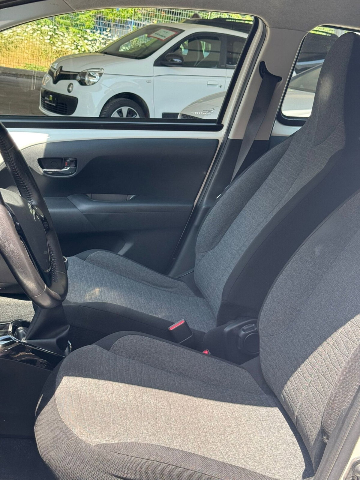 Citroen C1 C1 VTi 68 5 porte Shine (10)