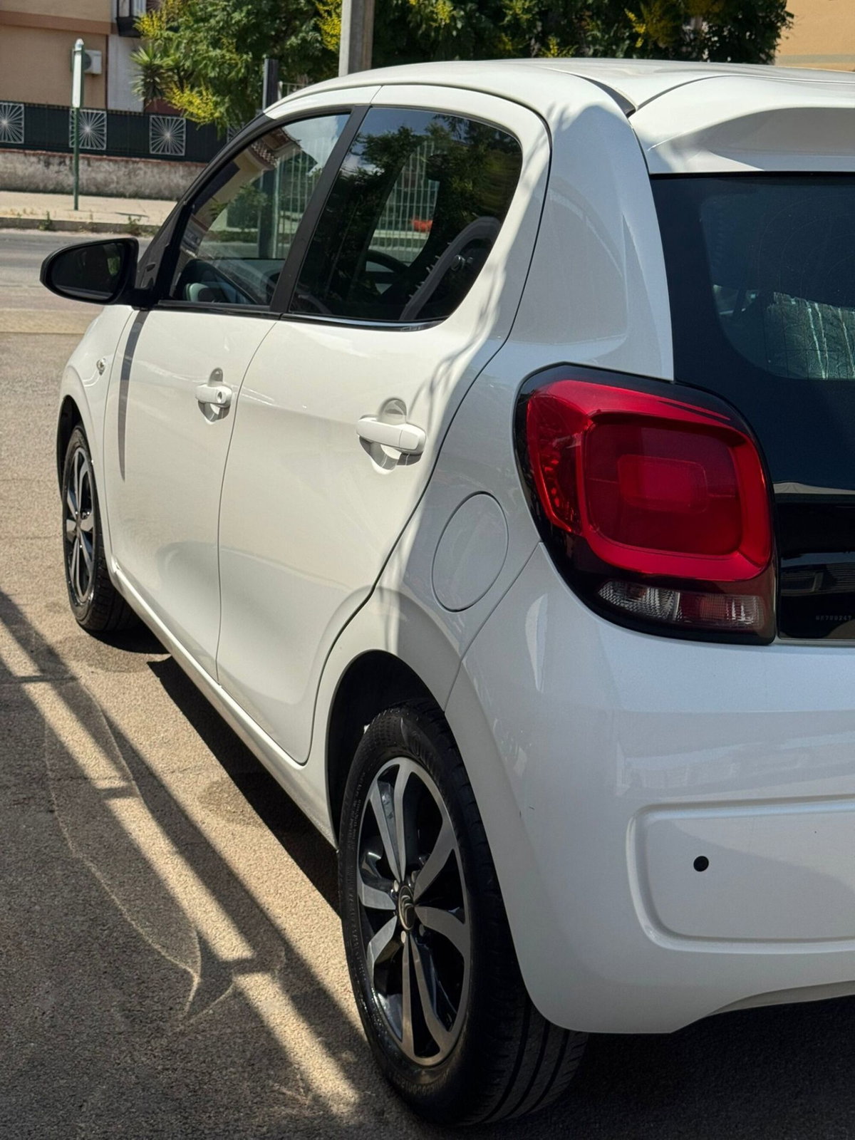Citroen C1 C1 VTi 68 5 porte Shine (12)