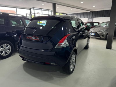Lancia Ypsilon 1.2 69 CV 5 porte Gold (6)