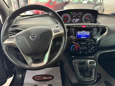 Lancia Ypsilon 1.2 69 CV 5 porte Gold (8)