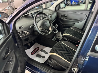 Lancia Ypsilon 1.2 69 CV 5 porte Gold (9)