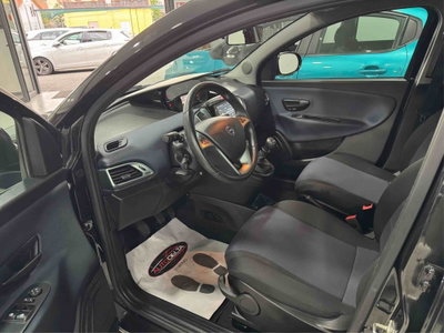 Lancia Ypsilon 1.0 FireFly 5 porte S&S Hybrid Gold Plus (10)