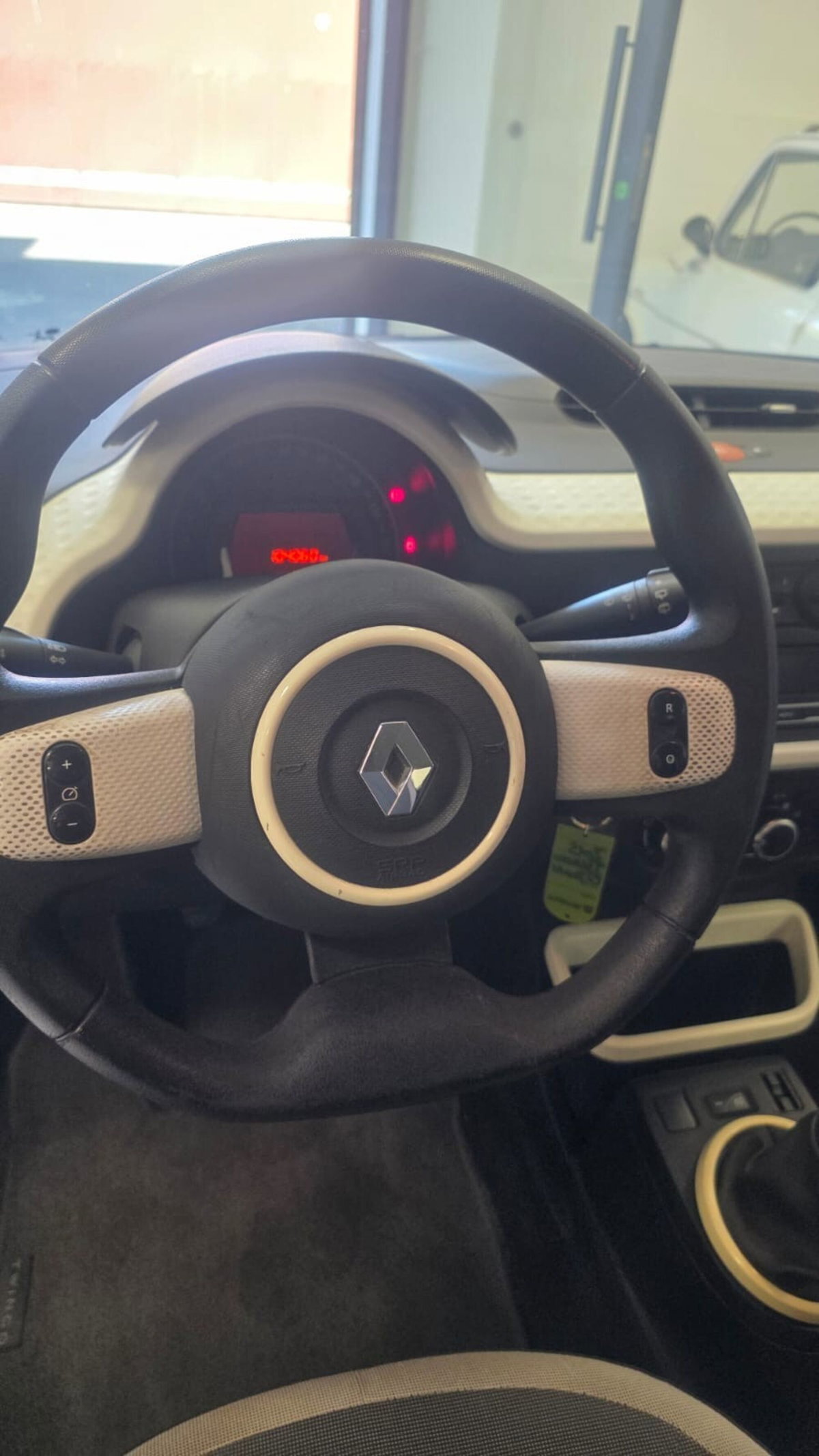 Renault Twingo 1.0 SCe Stop&Start Energy (9)