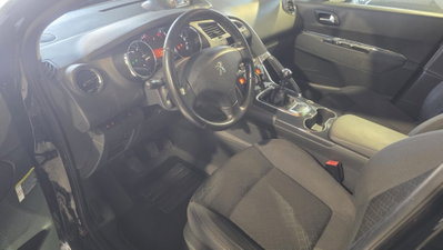 Peugeot 3008 BlueHDi 120 EAT6 S&S Allure (12)