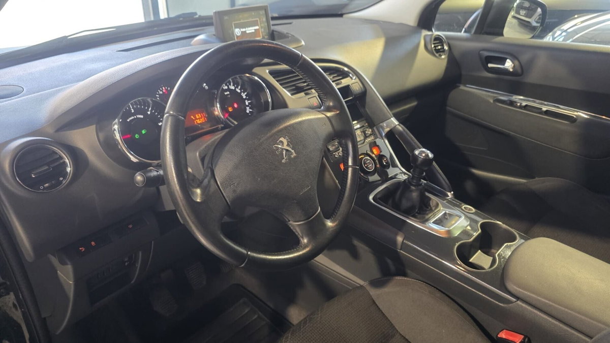 Peugeot 3008 BlueHDi 120 EAT6 S&S Allure (14)