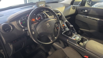 Peugeot 3008 BlueHDi 120 EAT6 S&S Allure (14)
