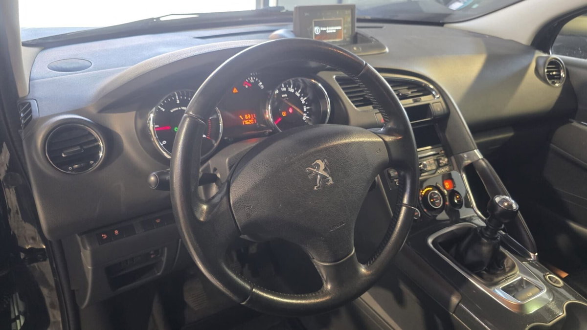 Peugeot 3008 BlueHDi 120 EAT6 S&S Allure (16)
