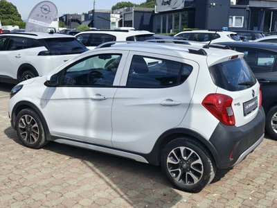 Opel Karl Rocks 1.0 73 CV (2)