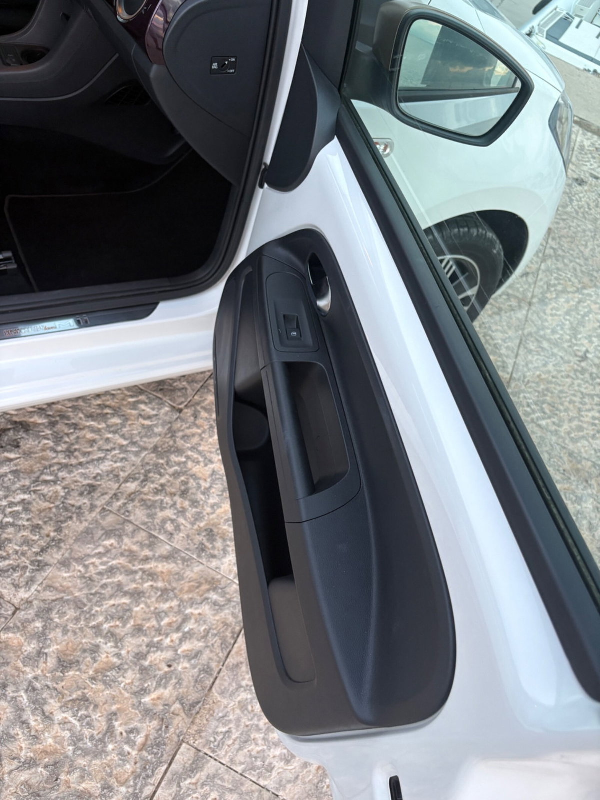 SEAT Mii 1.0 5 porte by Cosmopolitan (20)