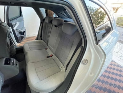 Audi A4 Avant 2.0 TDI 150 CV ultra S tronic Business (12)