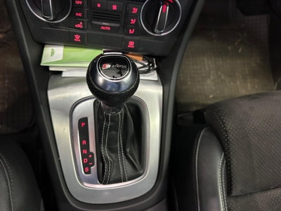 Audi Q3 2.0 TDI 150 CV S tronic S line Edition (18)