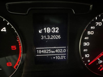 Audi Q3 2.0 TDI 150 CV S tronic S line Edition (9)