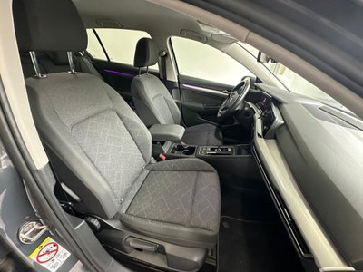 Volkswagen Golf 1.0 eTSI EVO DSG Life (10)