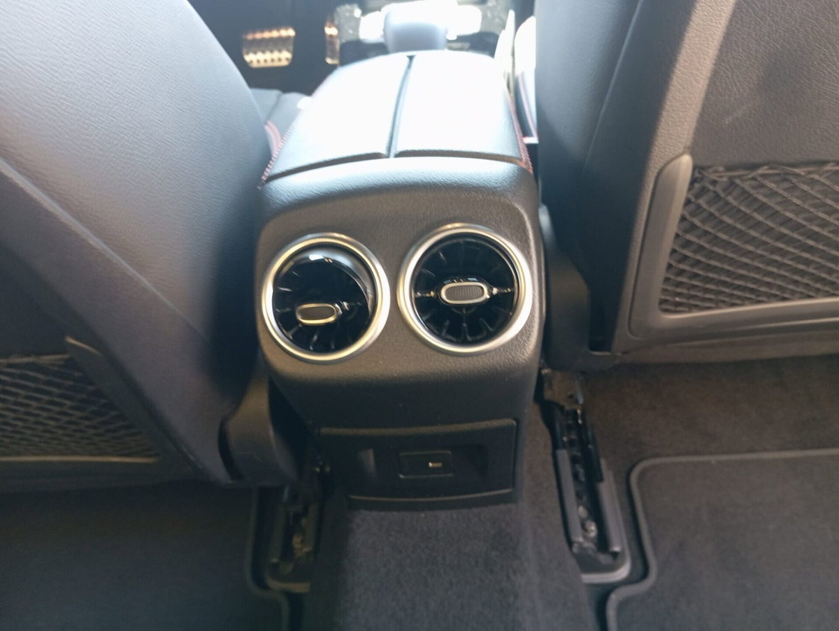 Mercedes-Benz CLA 220 d Automatic Premium (11)