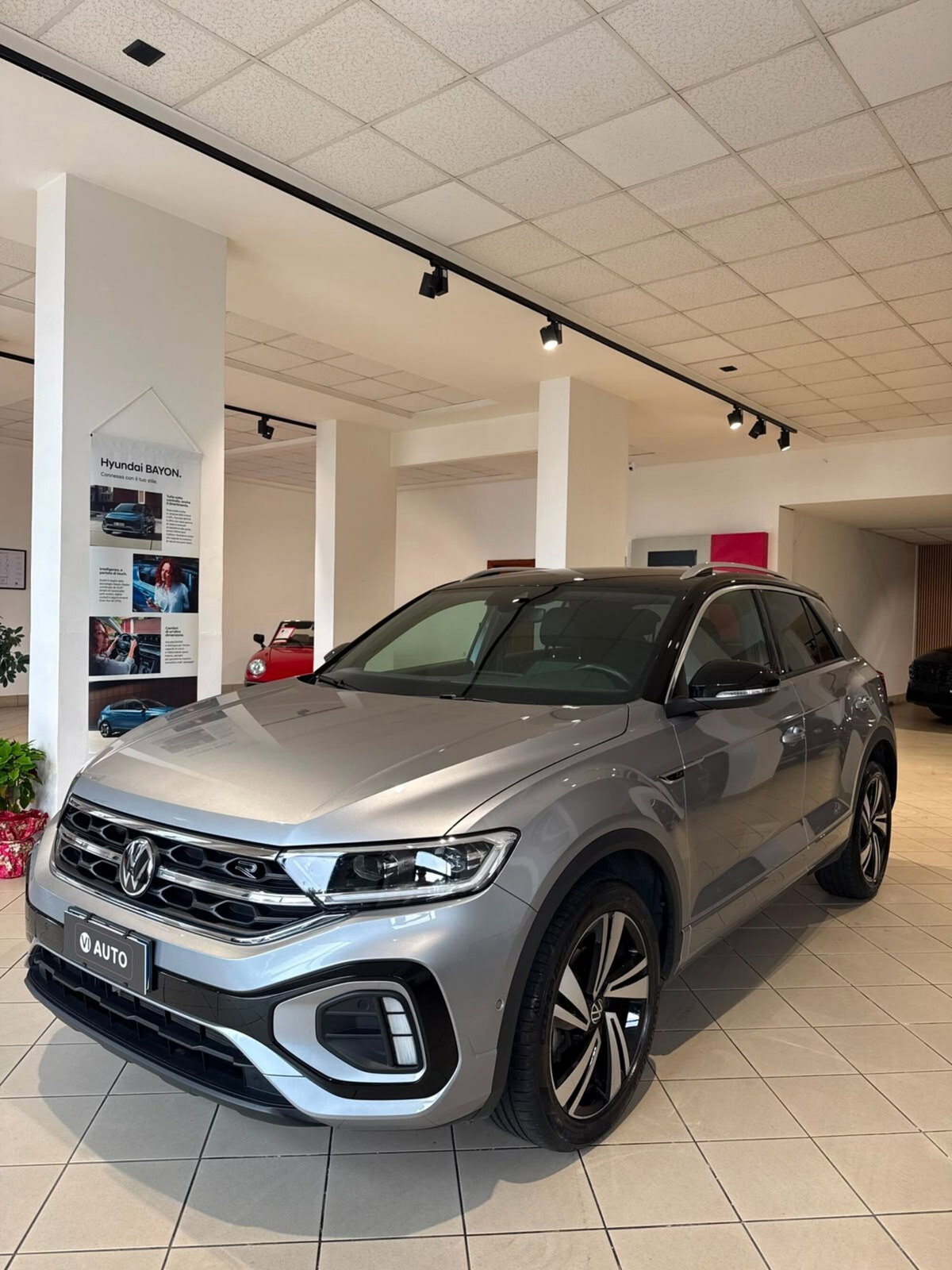 Volkswagen T-Roc 1.0 tsi R-Line 115cv (3)