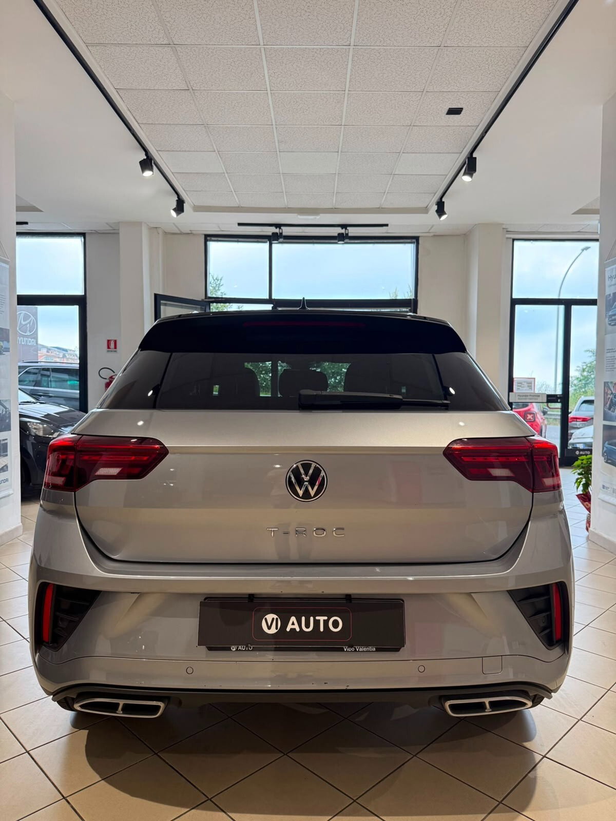 Volkswagen T-Roc 1.0 tsi R-Line 115cv (4)