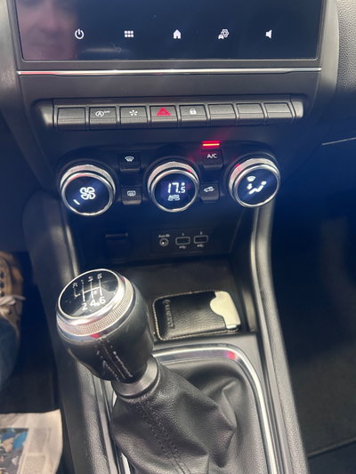 Renault Captur Blue dCi 95 CV Zen (17)