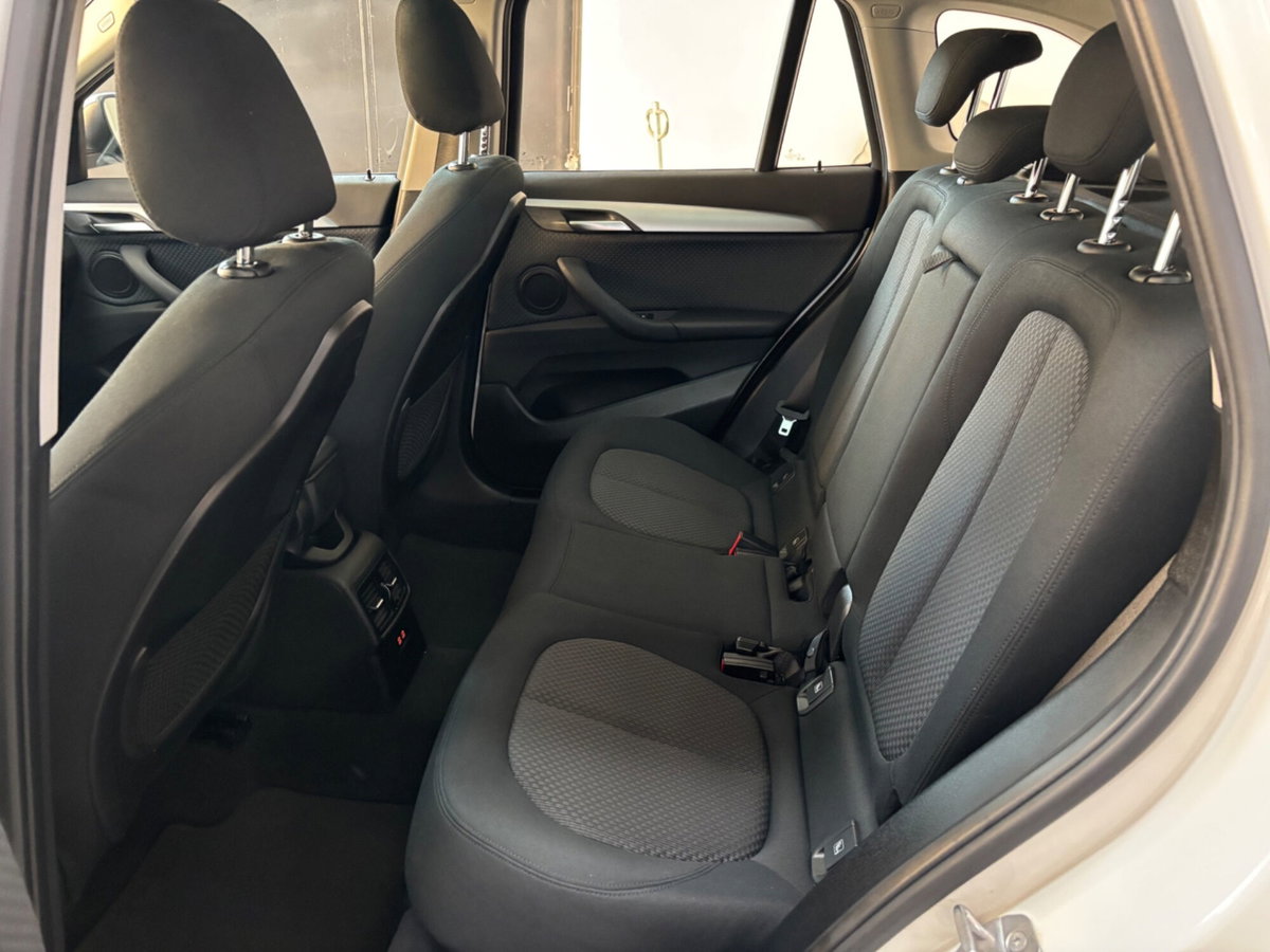 BMW X1 sDrive18d Business Advantage (12)
